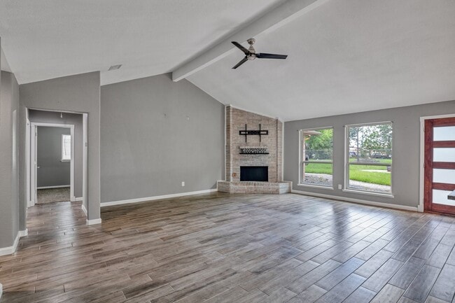 Building Photo - 638 Fair Oak Dr