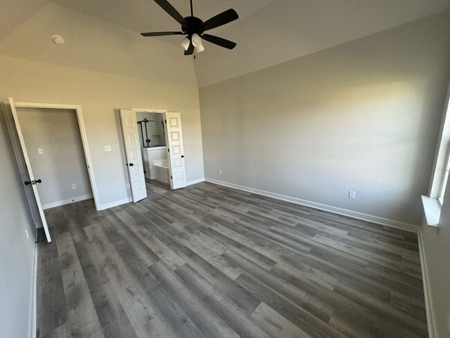 Building Photo - 8980 Acorn Ln