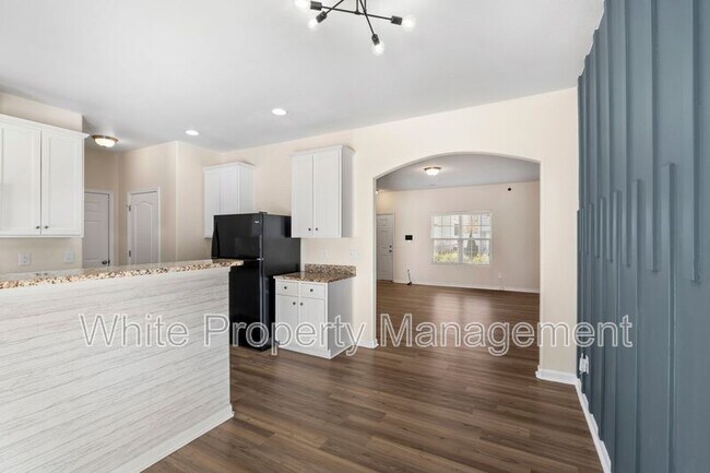 Building Photo - 7621 Mockernut Dr