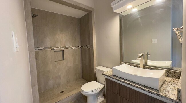 Building Photo - 5601 Cuenca Dr