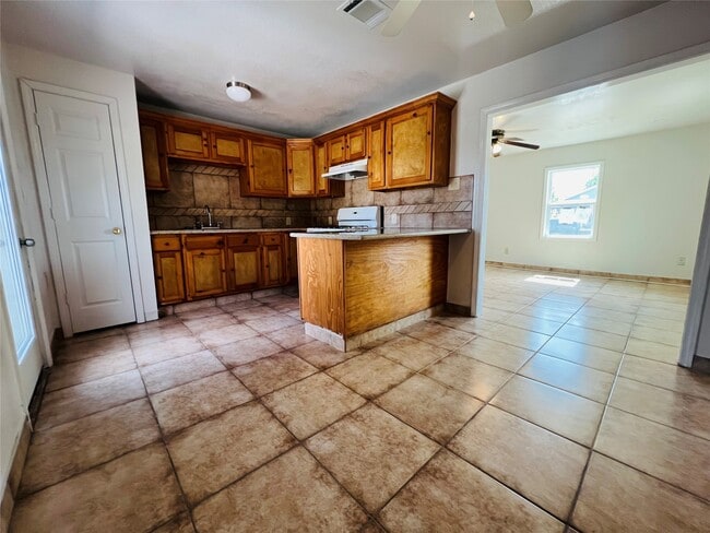 Building Photo - 10429 Pillot St