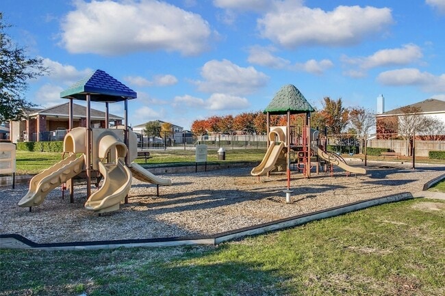 Building Photo - 5005 Village Stone Ct