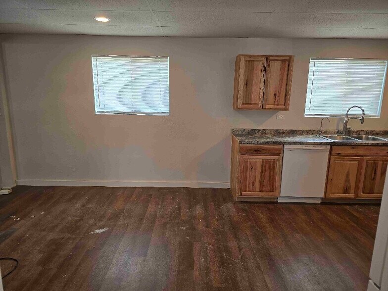 Building Photo - 673 Whittle Ln