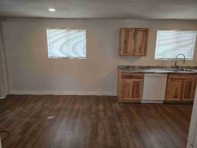 Building Photo - 673 Whittle Ln