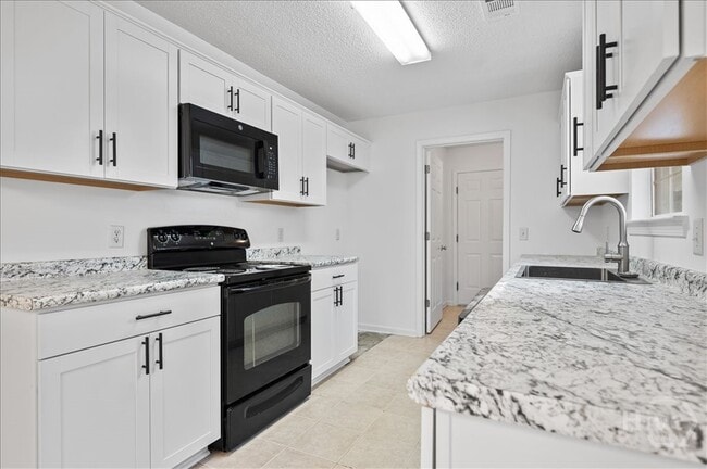 Building Photo - 479 Archer Rd