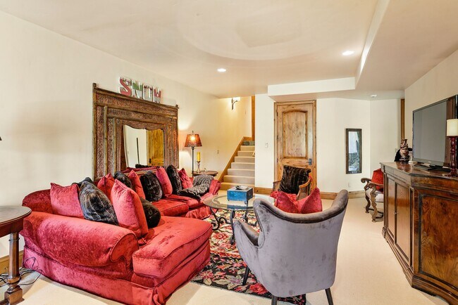 Building Photo - 121 Ridge Rd