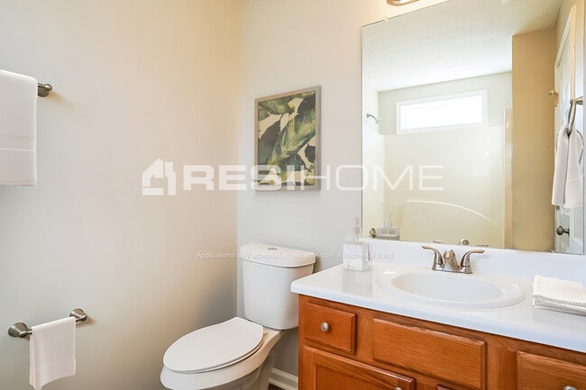 Building Photo - 8761 Valley Lakes Ct