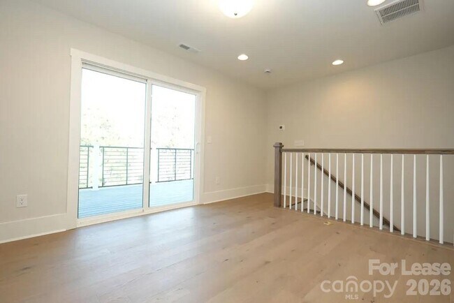 Building Photo - 1405 Kenilworth Ave