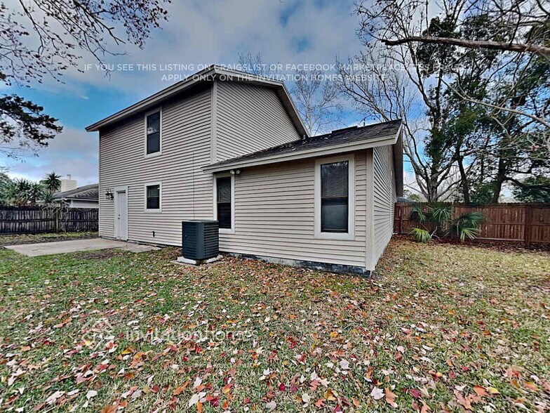 Building Photo - 10828 Losco Jct Dr