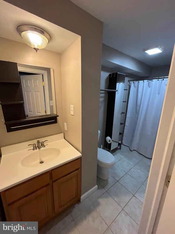 Building Photo - 132 W Thompson St