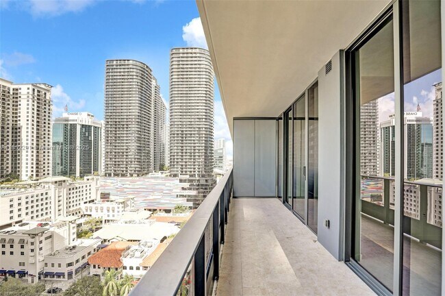Building Photo - 1000 Brickell Plaza