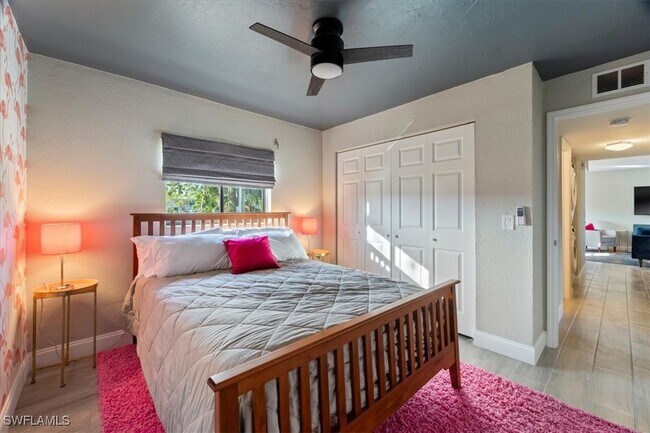 Building Photo - 610 SW 47th Terrace