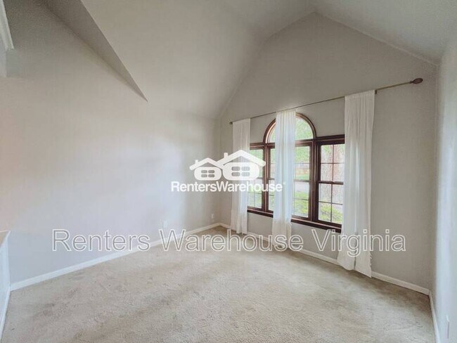 Building Photo - 2045 Cheshire Forest Ct