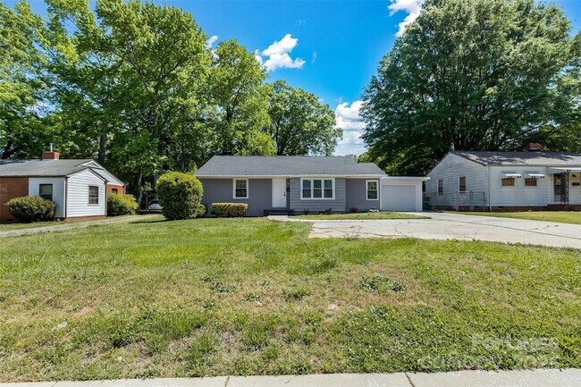 Building Photo - 2237 Ashley Rd