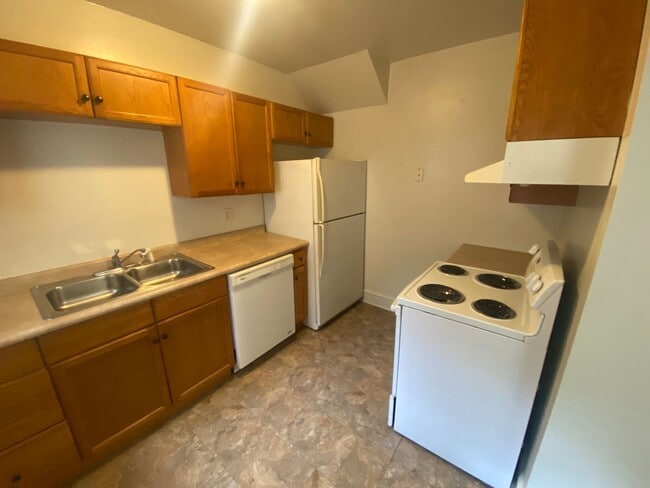 Building Photo - Perfect Floorplan! Walltown Duplex with All Appliances and Fenced Yd