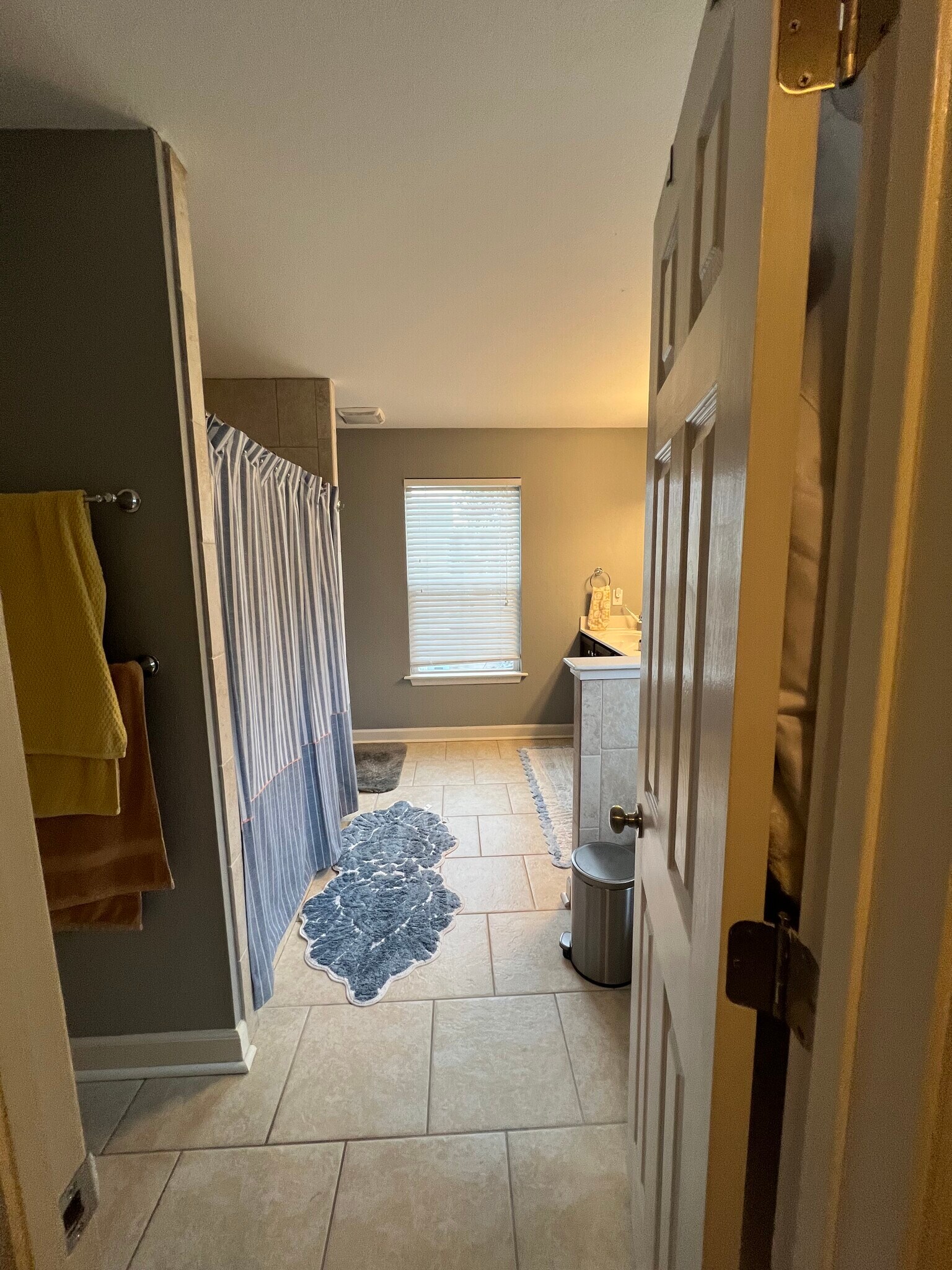 Primary Bath - 9572 6th Bay St