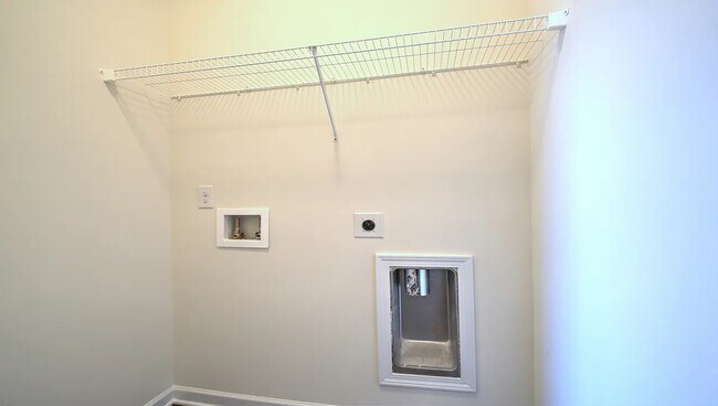 Building Photo - 245 Hartwood Lake Ln