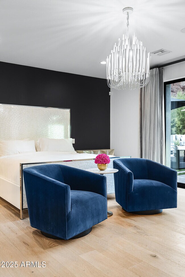 Building Photo - 5841 N Echo Canyon Cir