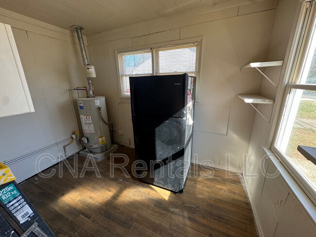 Building Photo - 1826 Clearwater Dr SE