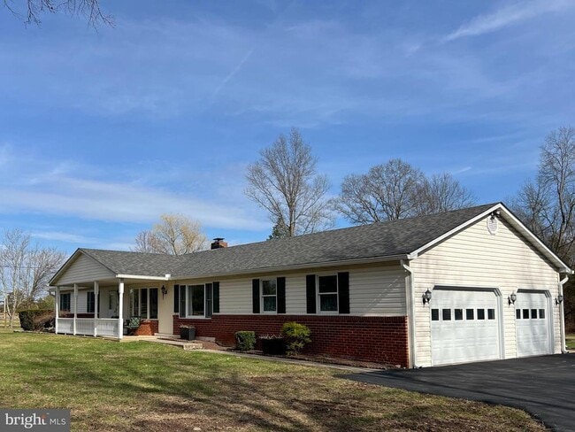 Building Photo - 46 Buck Dr