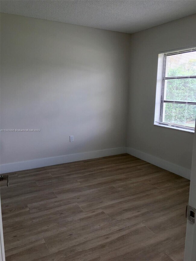 Building Photo - 12715 SW 102nd Terrace