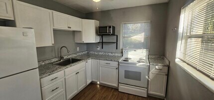 Building Photo - 2544 16th Ave S