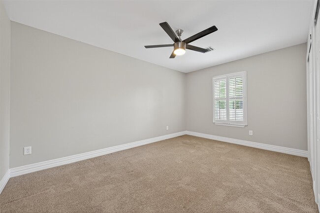 Building Photo - 2509 Moreau St