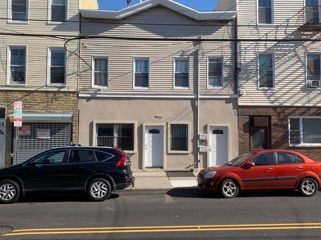 Building Photo - 1160 Summit Ave