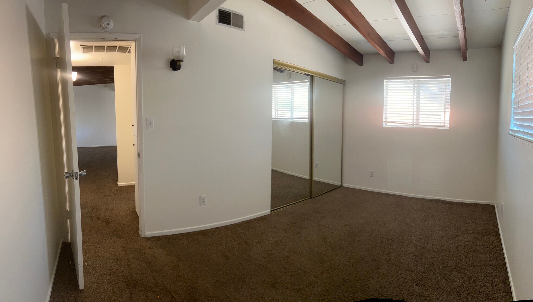 Building Photo - 12868 Catalpa Ave