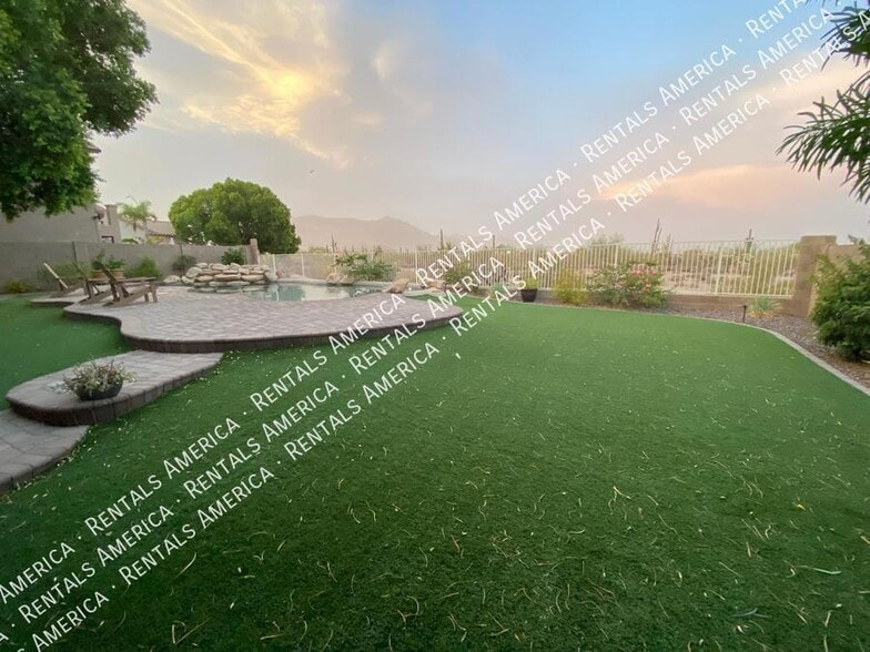 Building Photo - 2355 N Travis Cir