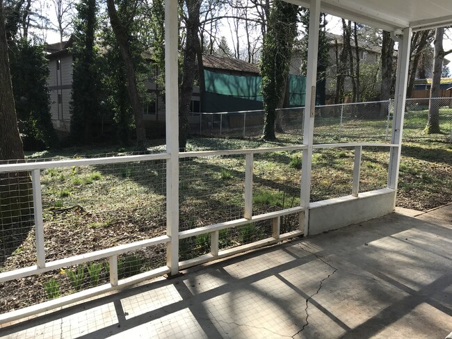 Building Photo - 360 Bradley Dr SE