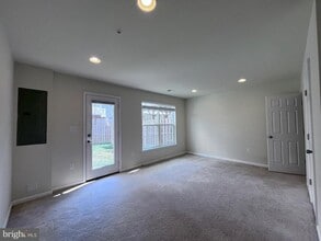 Building Photo - 6082 Forum Sq