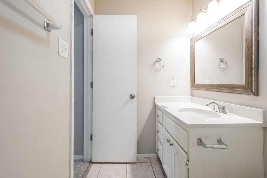 Building Photo - 6628 Brookdale Dr