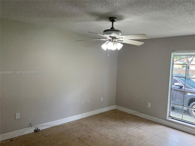 Building Photo - 7200 Fairway Dr