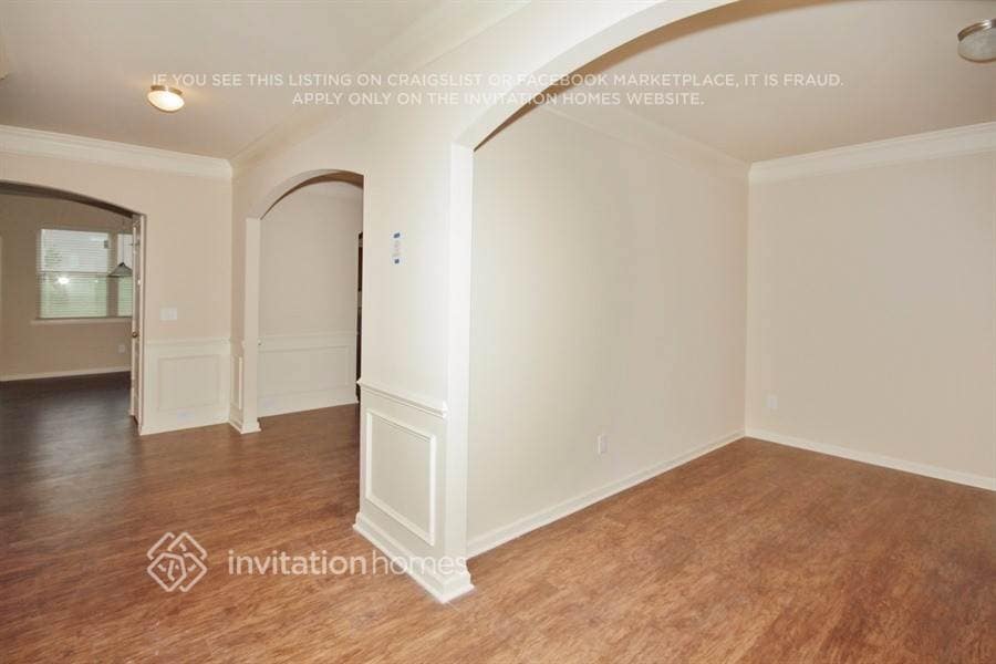 Building Photo - 3690 Brookhollow Dr