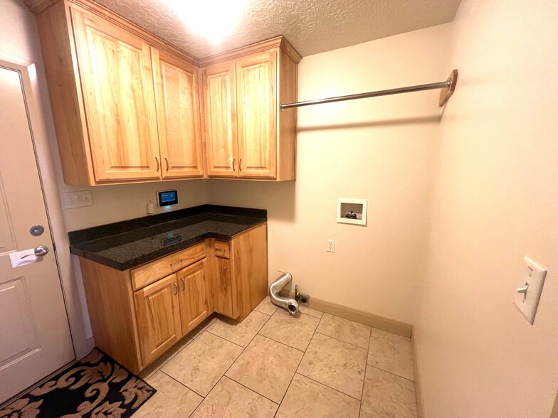 Building Photo - 320 S 1125 W