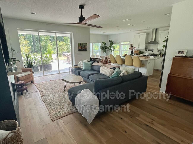 Building Photo - 261 Starnberg Ct