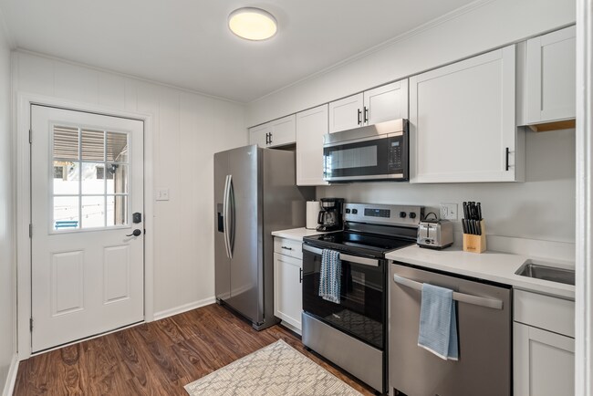 Building Photo - 8 Grove St