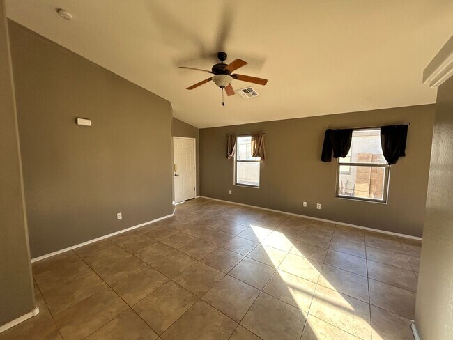 Building Photo - 3 bedroom 2 bathroom home in Maricopa