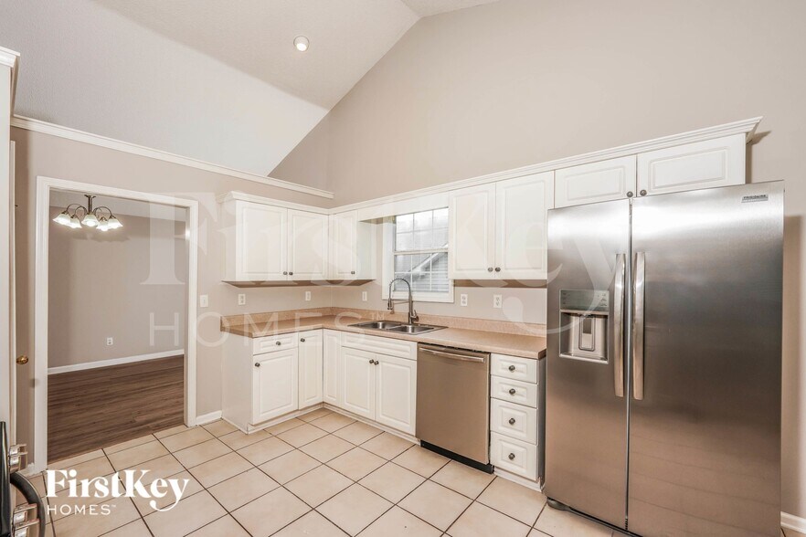 Building Photo - 200 Summer Hill Dr