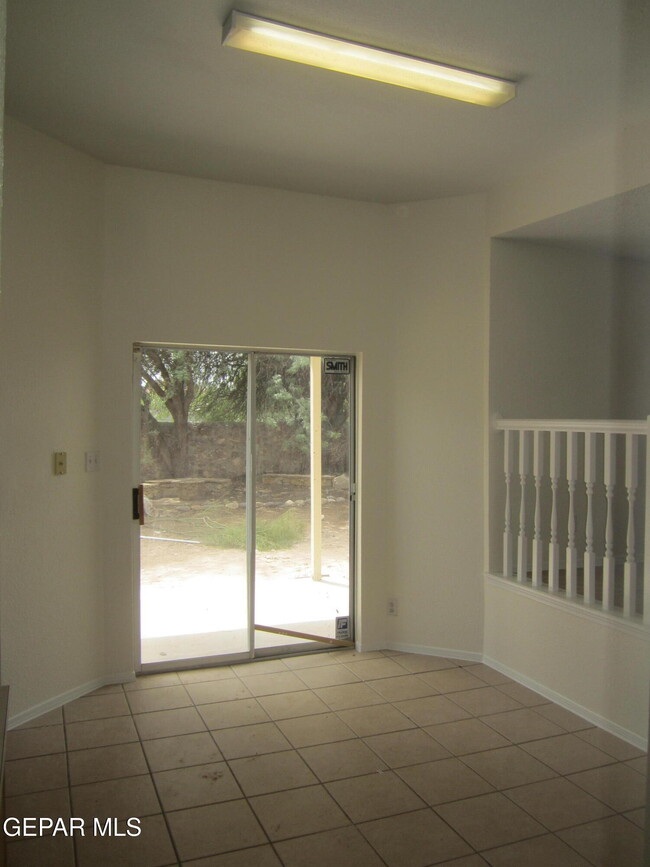 Building Photo - 538 Olmeca Dr
