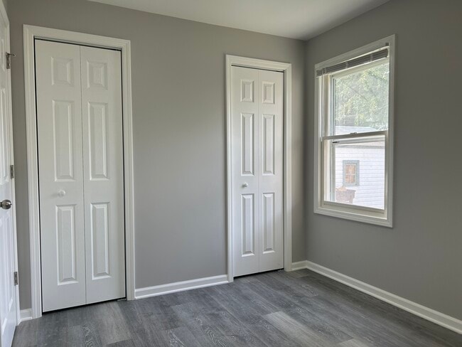 Building Photo - 510 S Alfred Ave