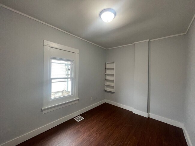 Building Photo - Remodeled 2 Bed/1 Bath home off 23rd!