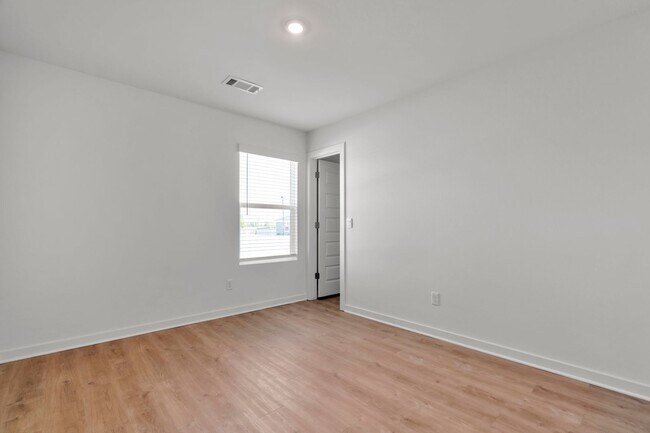 Building Photo - Brand-New 3 Bedroom Home in Prairie Grove! Move-in Ready!