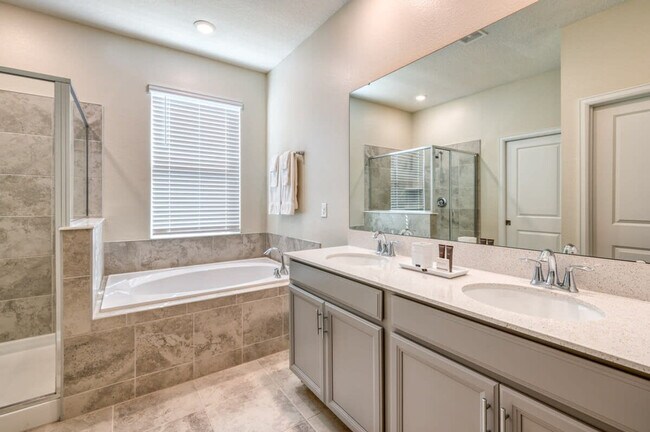 Building Photo - 833 Ocean Course Ave