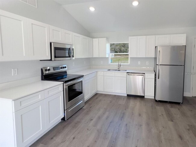 Building Photo - Charming 3-bedroom, 2-bathroom home nestle...