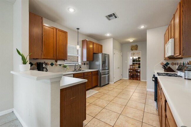 Building Photo - 309 N Carriage Hills Dr