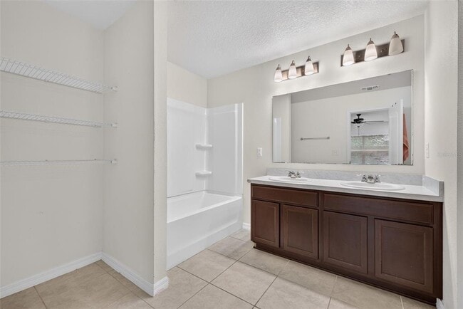 Building Photo - 1097 Augustus Dr