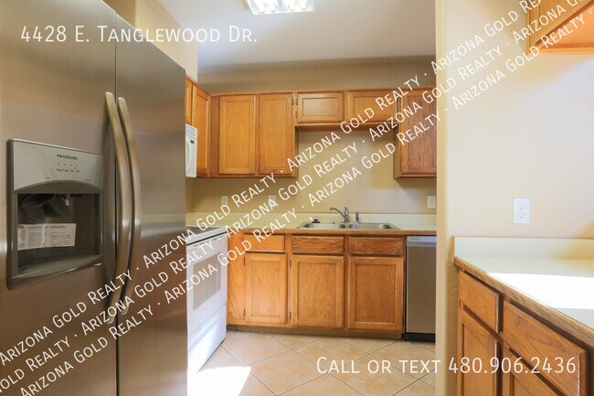 Building Photo - 4428 E Tanglewood Dr