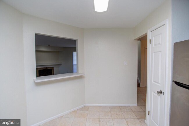 Building Photo - 1739 McNelis Dr